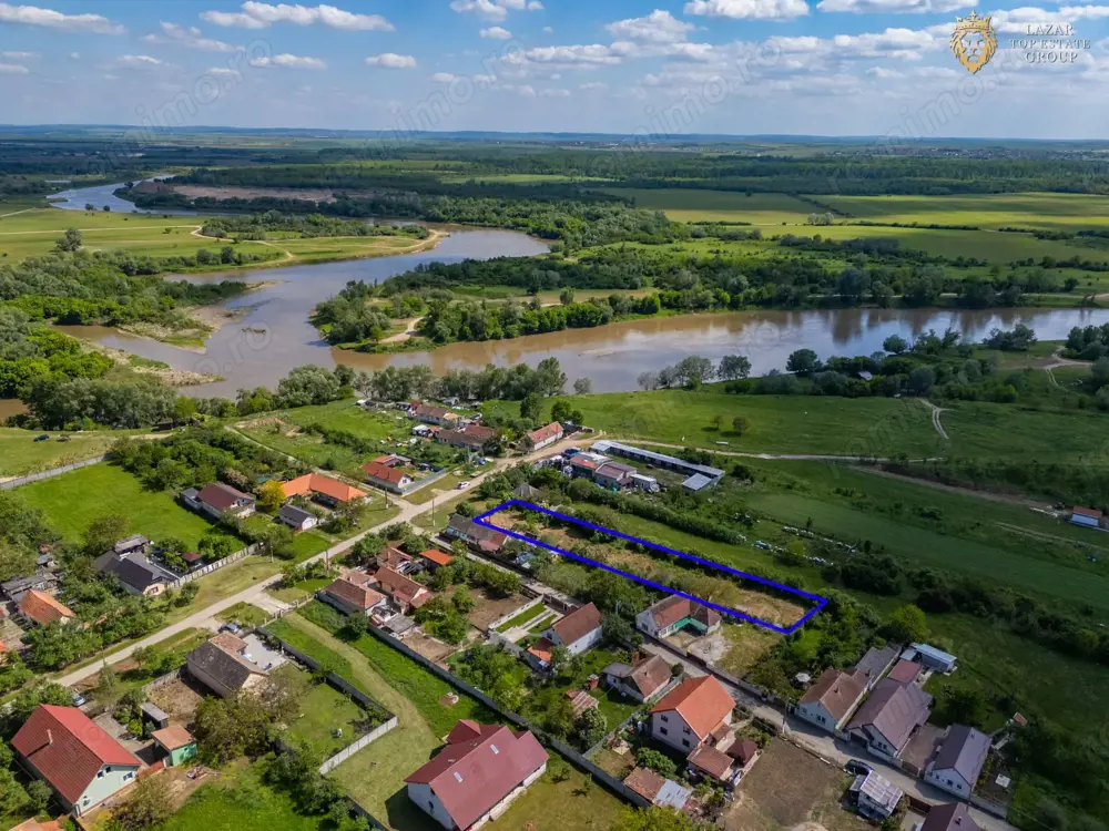 Teren intravilan 400 mp de vanzare in Sanpaul