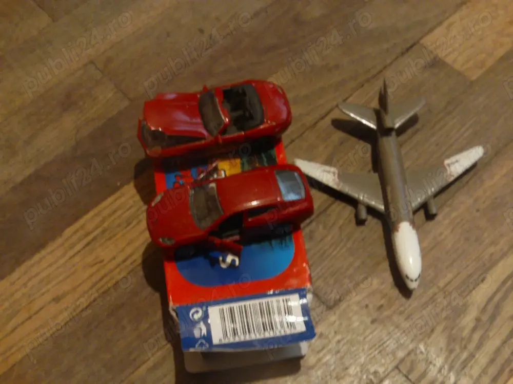 machete masinute Porsche Panamera BMW Z8 avion Airliner