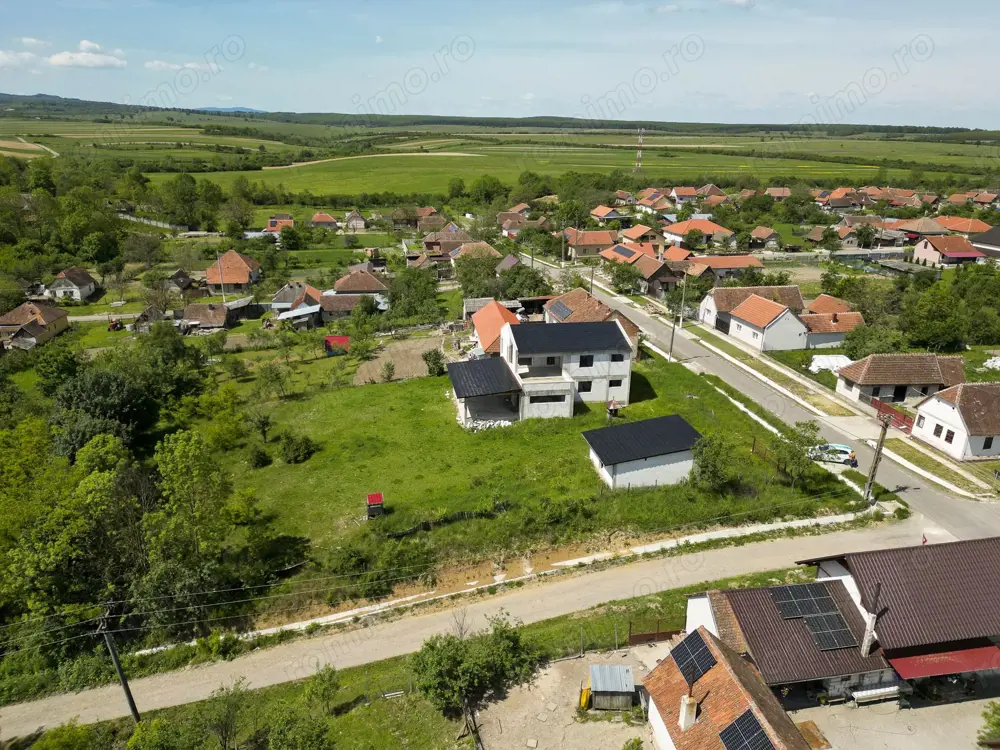 Casă la roșu din BCA de vânzare în Județul Arad