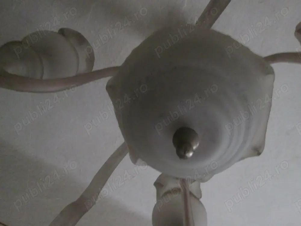 Lustra sufragerie cu 4 si 3 brate din sticla , fabricata la Berca Buzau