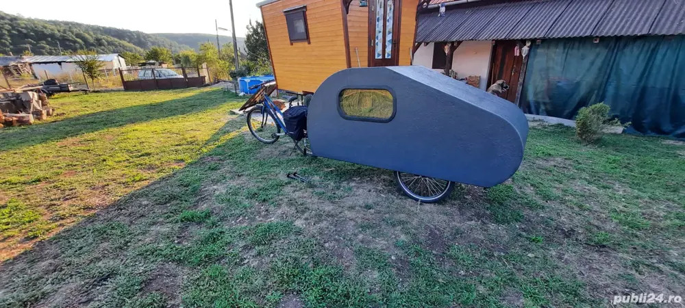 Rulota pentru pescuit sau drumeții cu bicicleta 