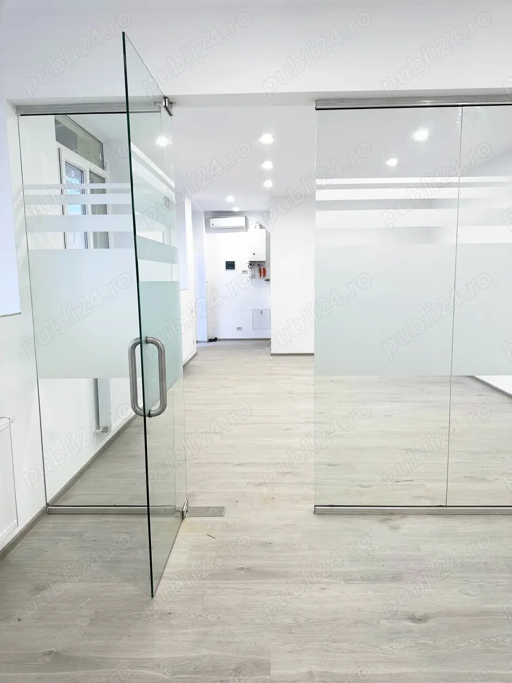 Inchiriez spatiu central pentru birouri 55 mp Inchiriez spatiu central pentru birouri 55 mp