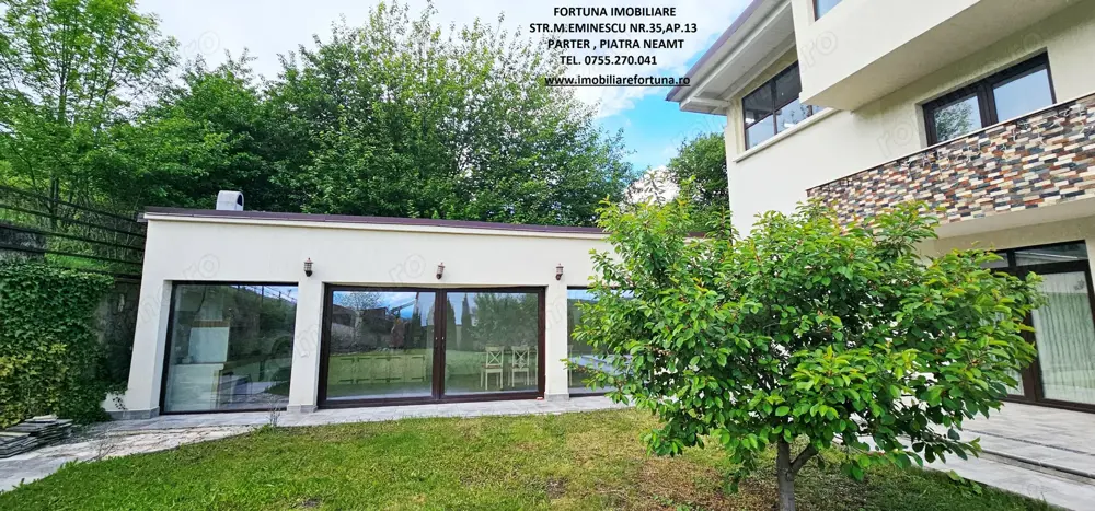 Vila moderna P+E+M, cu design futurist, zona rezidentiala Piatra Neamt