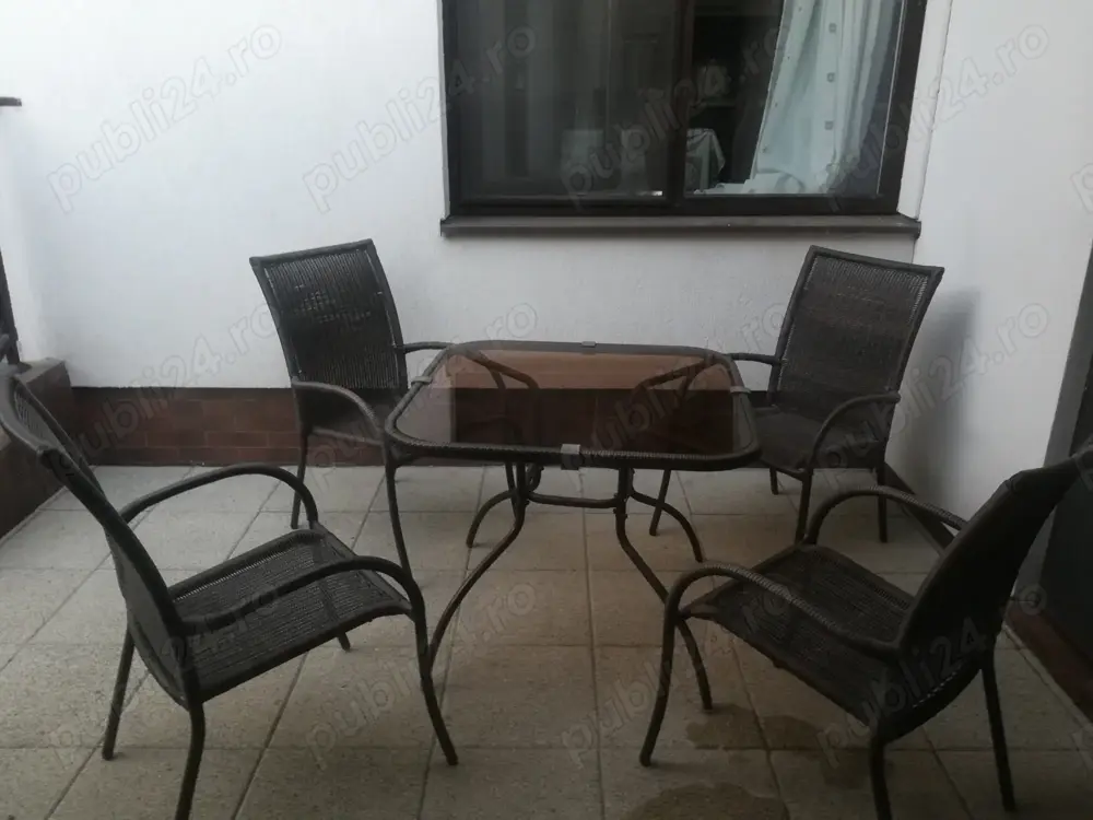 Set pentru terasa, masa si 4 scaune din ratan