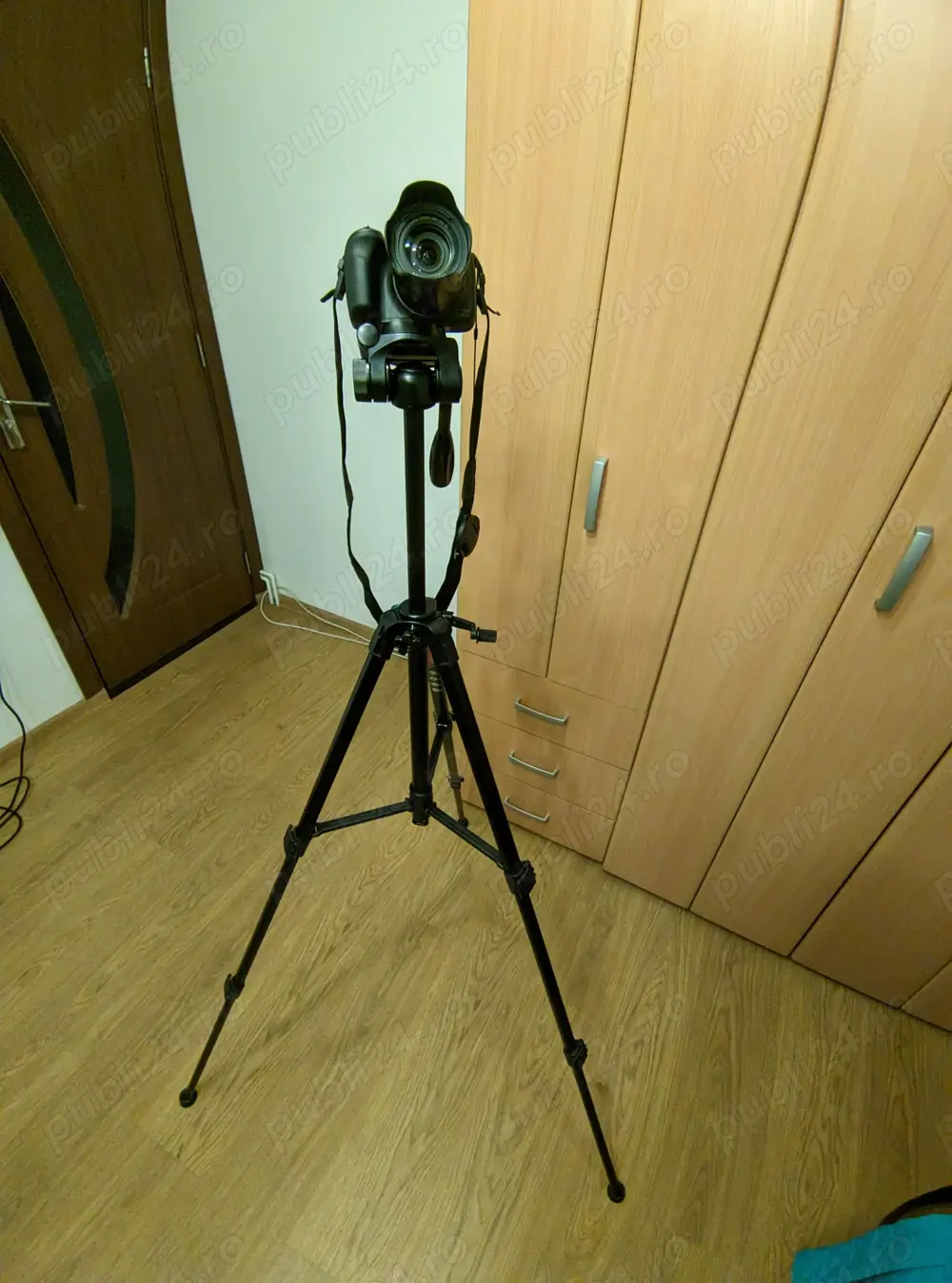 Camera foto Canon SX530HS, trepied si geanta