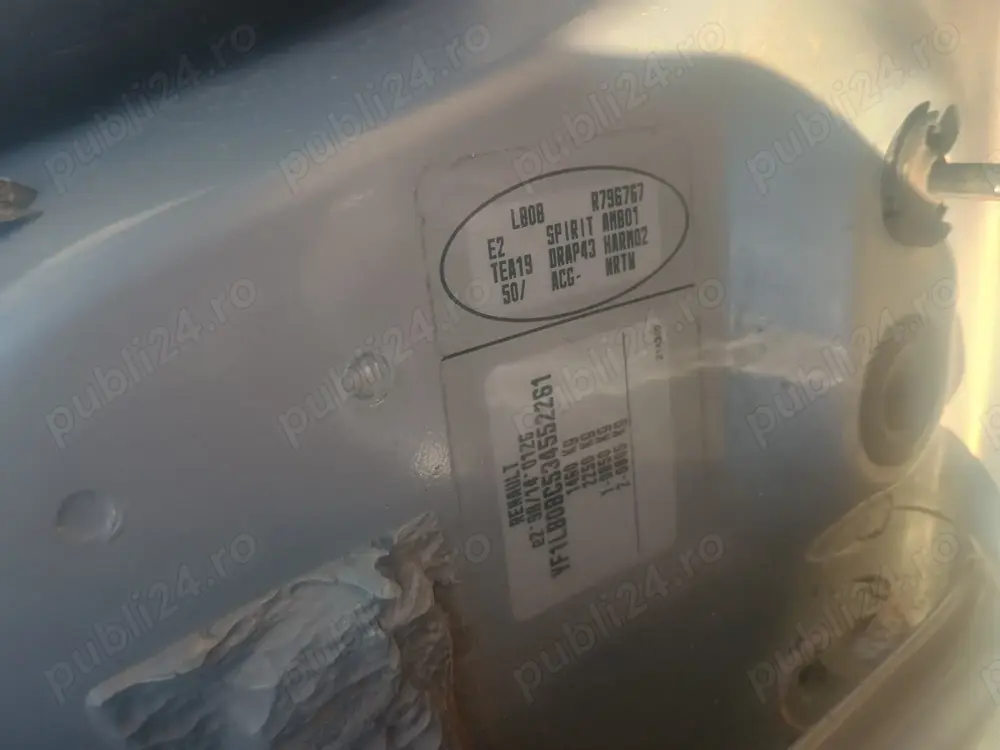 Dezmembrez Renault Clio simbol