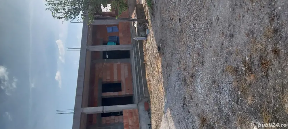 Vând urgent casă in comuna Seleuș..Preț 80000 Euro Negociabil 