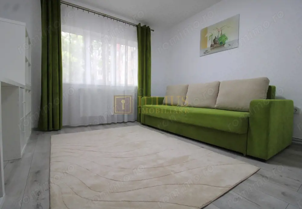 3 camere recent renovat, totul nou- Aradului