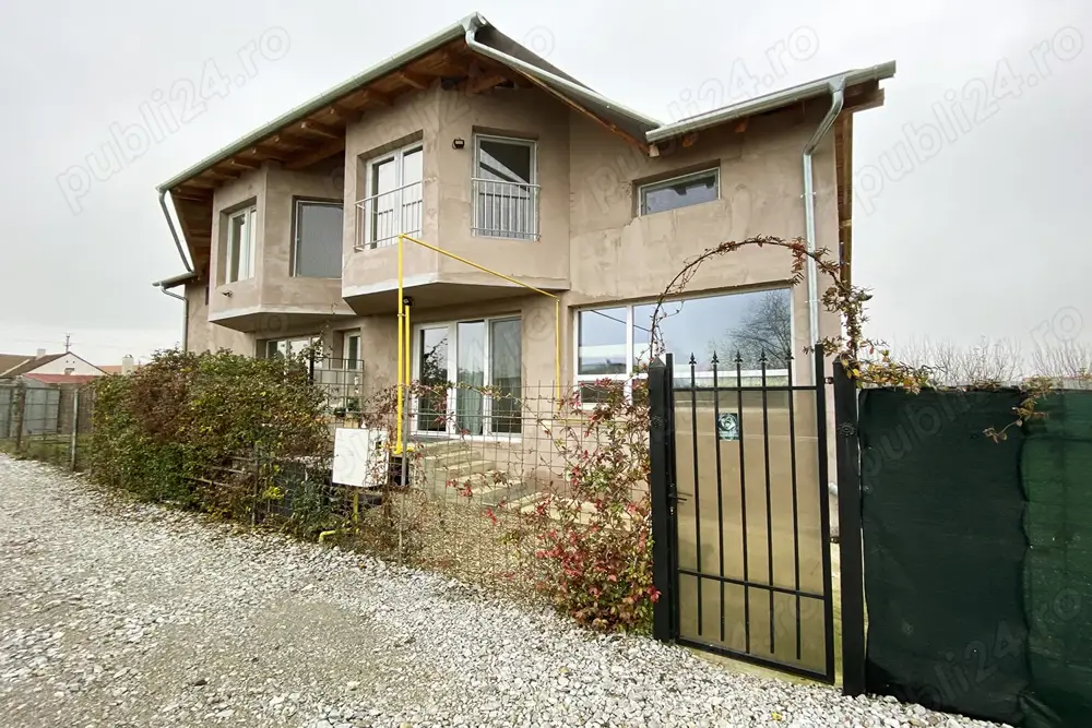 Vând casa mare in Oradea