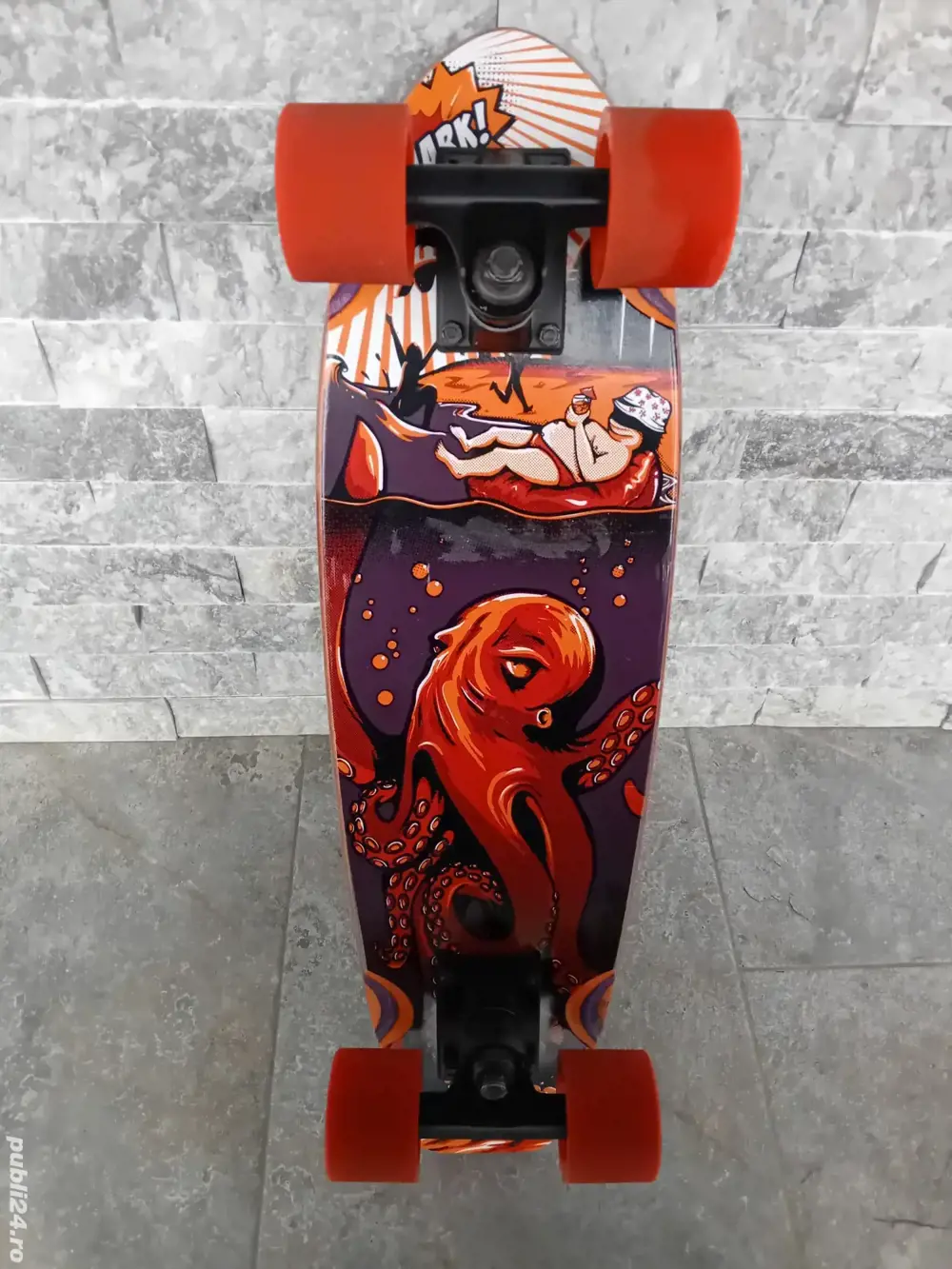Cruiser Skateboard cu design Octopus   stare excelentă!