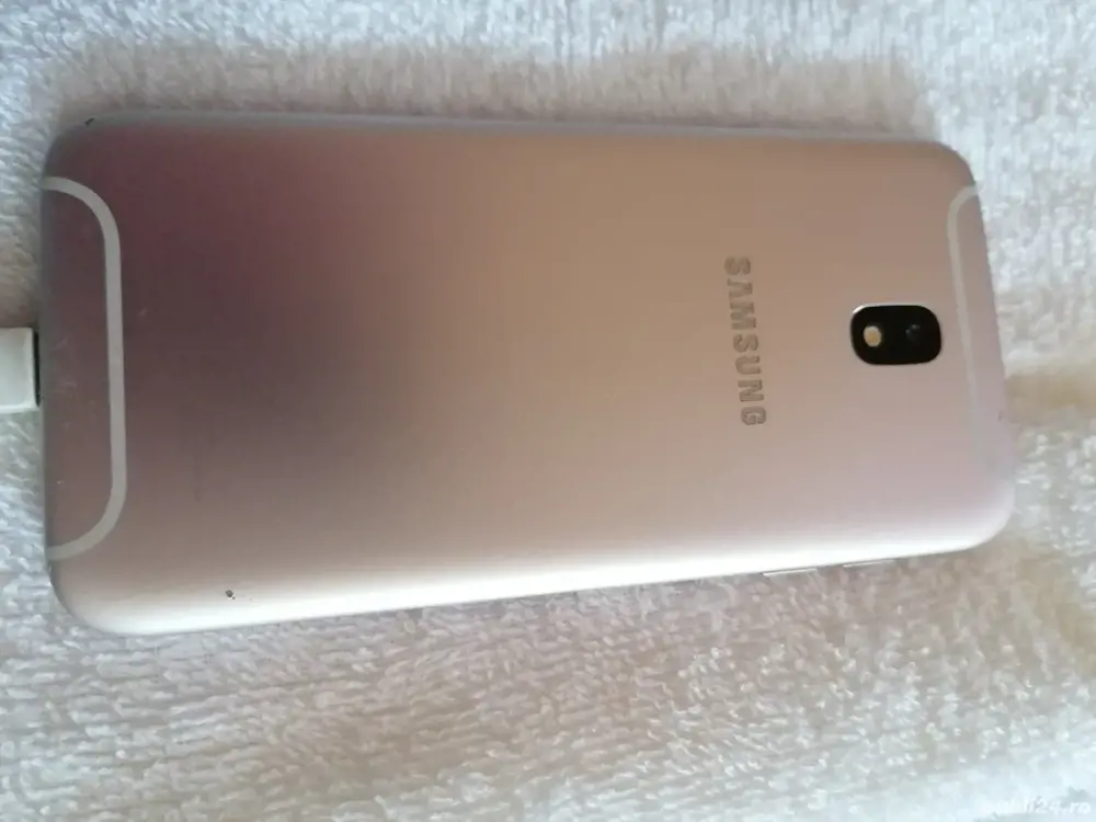 Samsung galaxy J5 gold și Samsung galaxy j7 duos gold (2017) 