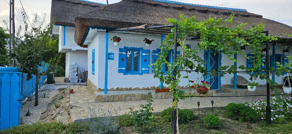 Vând casa si pensiune  în suprafață totală de 350 mp construiti