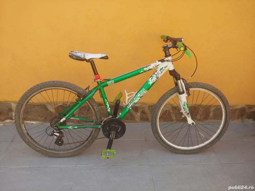 Bicicleta MTB Saracen 26" pinioane, schimbatoare, mansoane, lant NOI !
