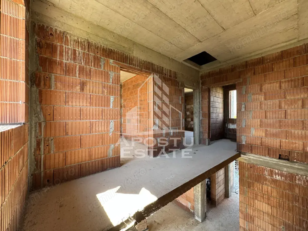 Case insiruite cu 3 camere, teren 300, toate utilitatile, la asfalt.