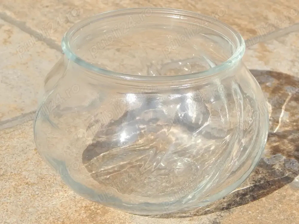 Bol de sticla tip vaza nefolosit dimensiuni 7.5 x 10.5 cm