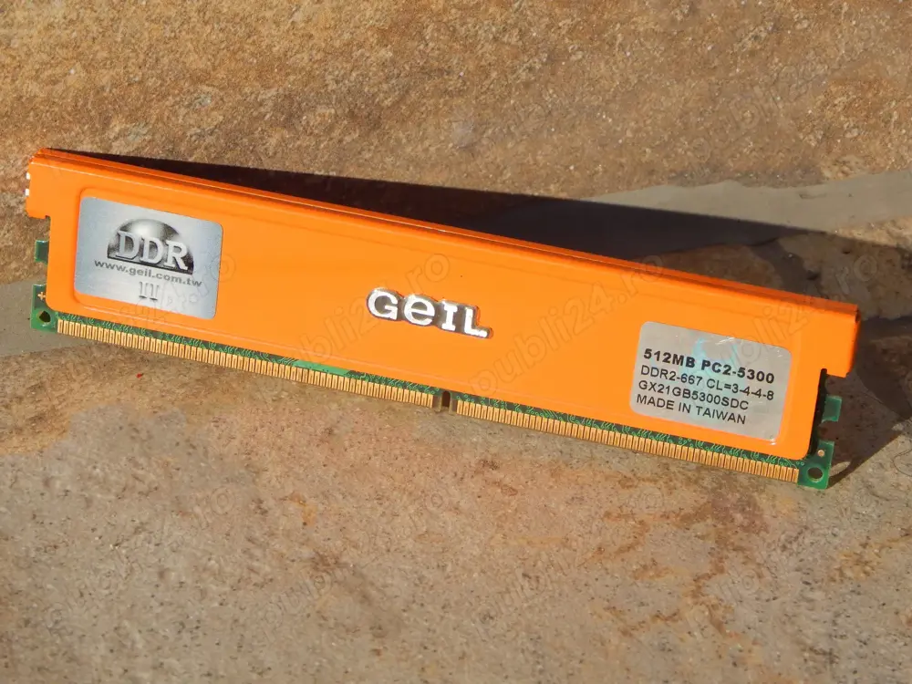 Placa memorie RAM GeIL PC2-5300 512 MB DDR2-667 (2 bucati)