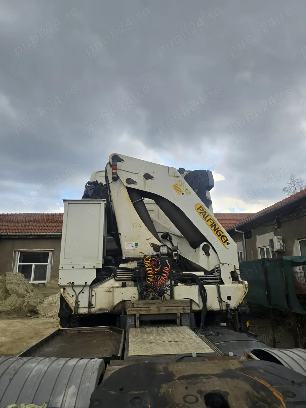 Execut lucrari macara in judetul CS