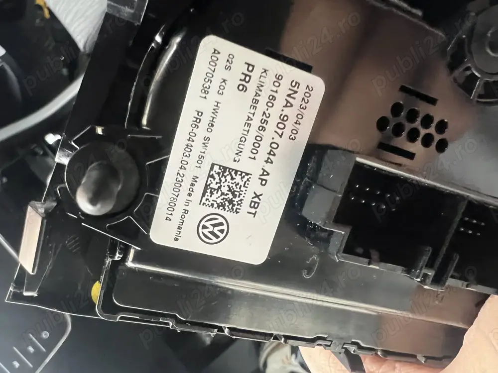 Vând ceasuri , navigație și climatronic  Skoda  2009