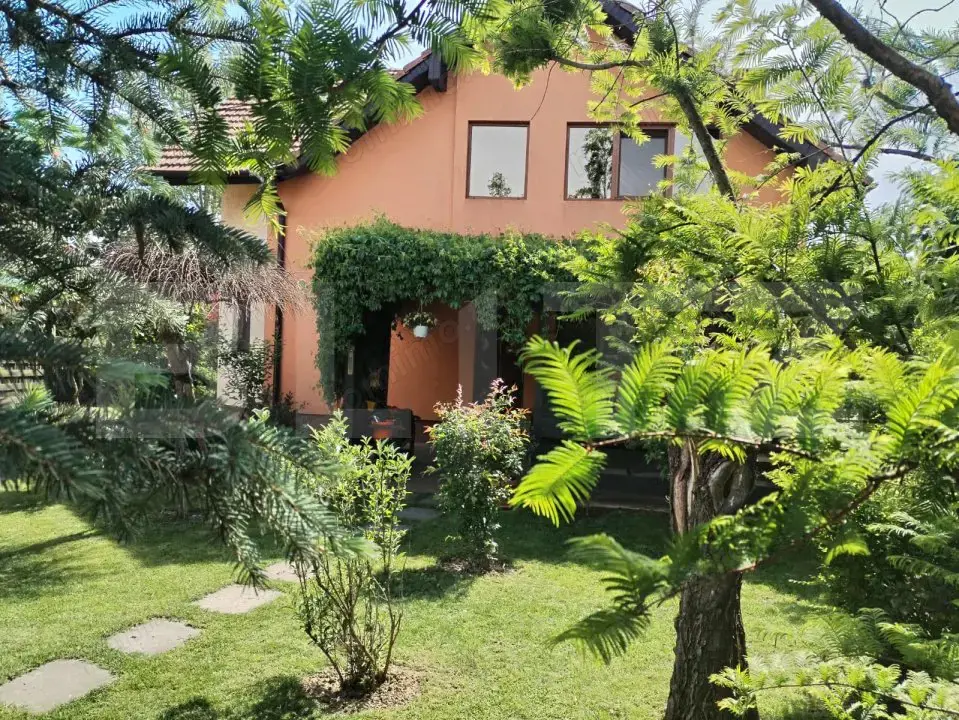 Vila la cheie, Zona Amati, 1241 mp teren