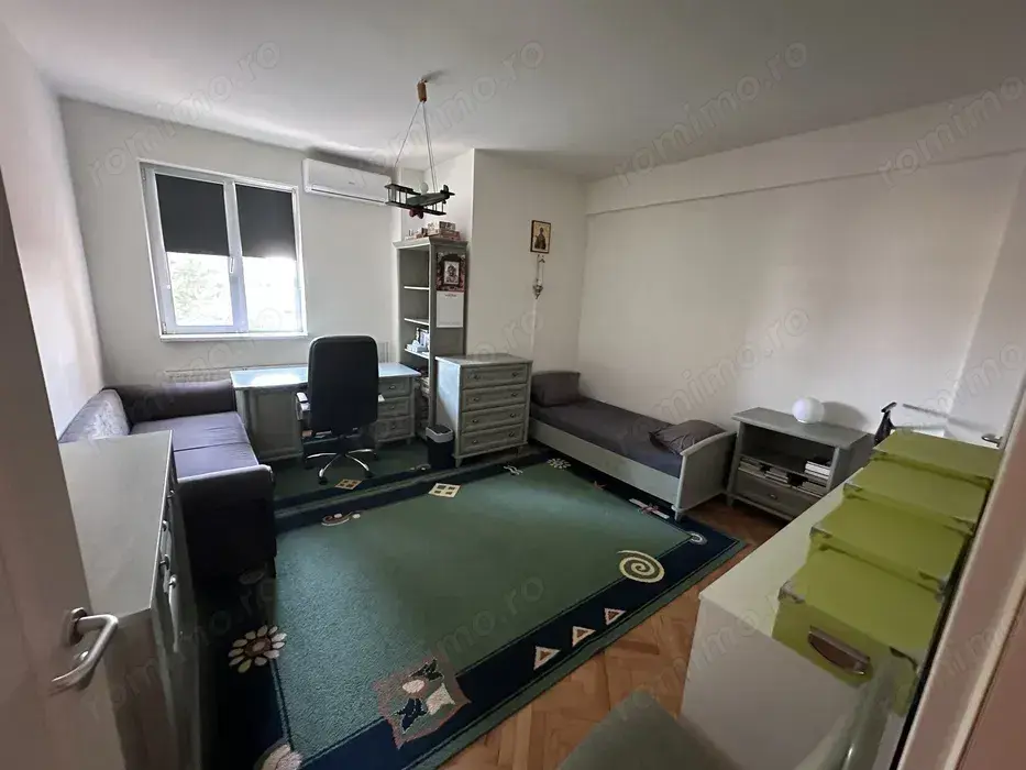 3 cam pe doua niveluri bloc asociatie 105 mp zona Odobescu