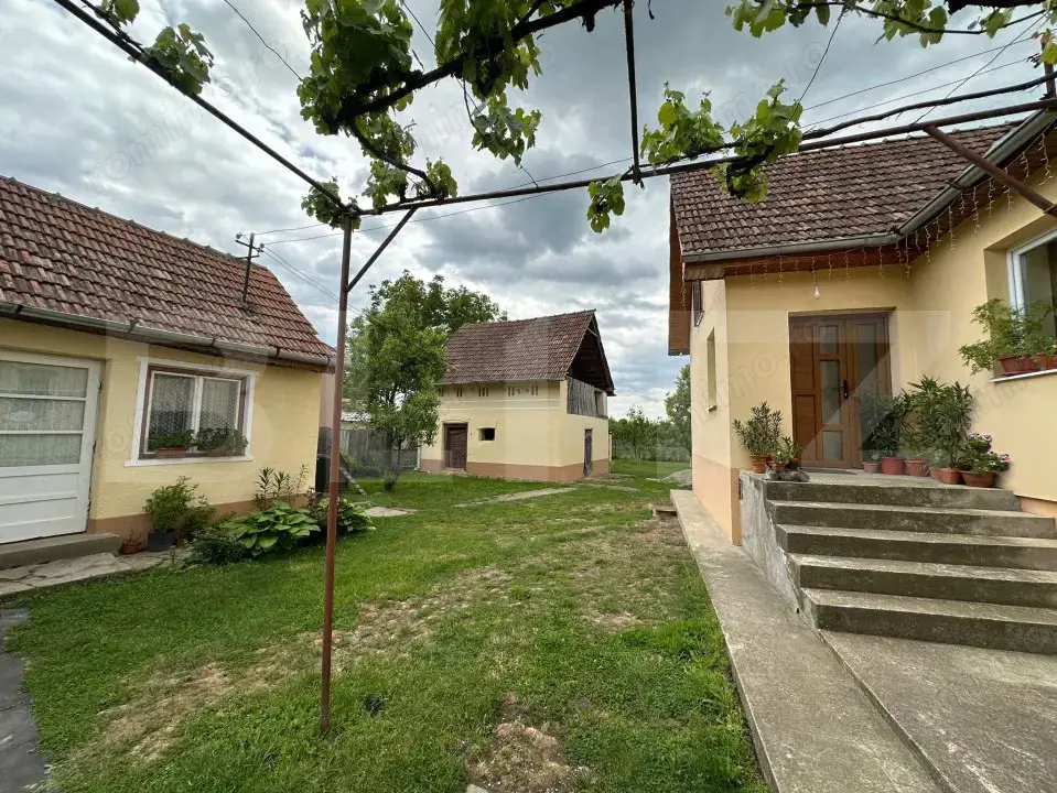 Casa individuala cu 3 camere si teren 1800,Galda de jos