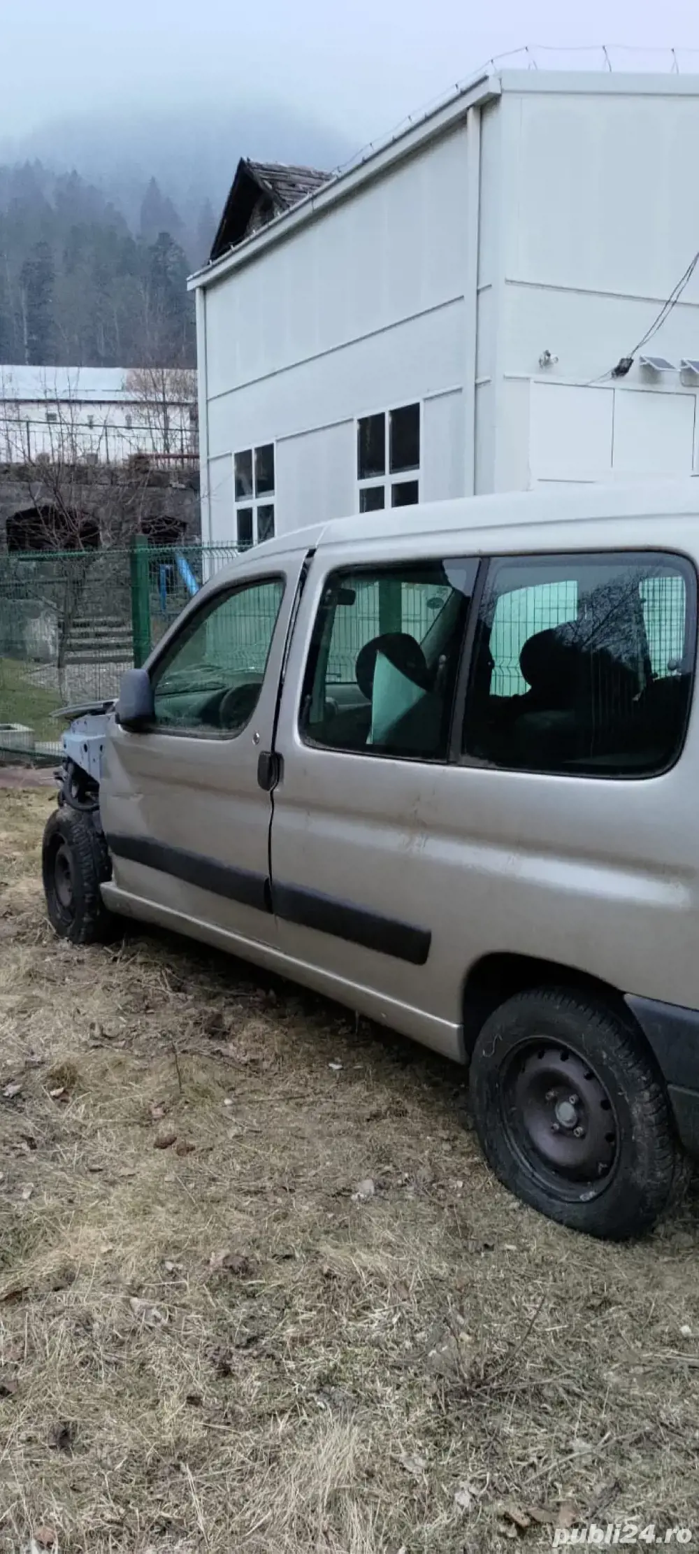 Dezmembrez vand peugeot partner  Dezmembrez vand peugeot partner