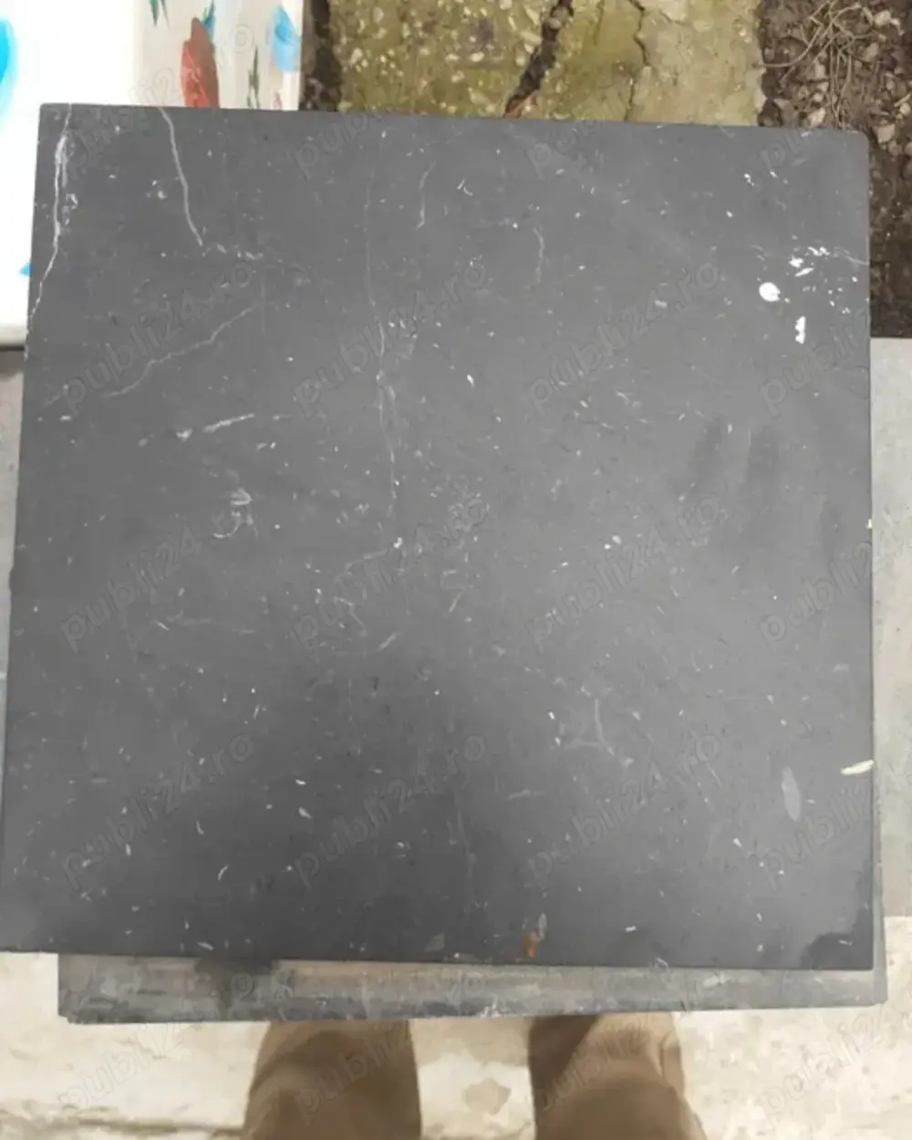 Vând marmură neagră