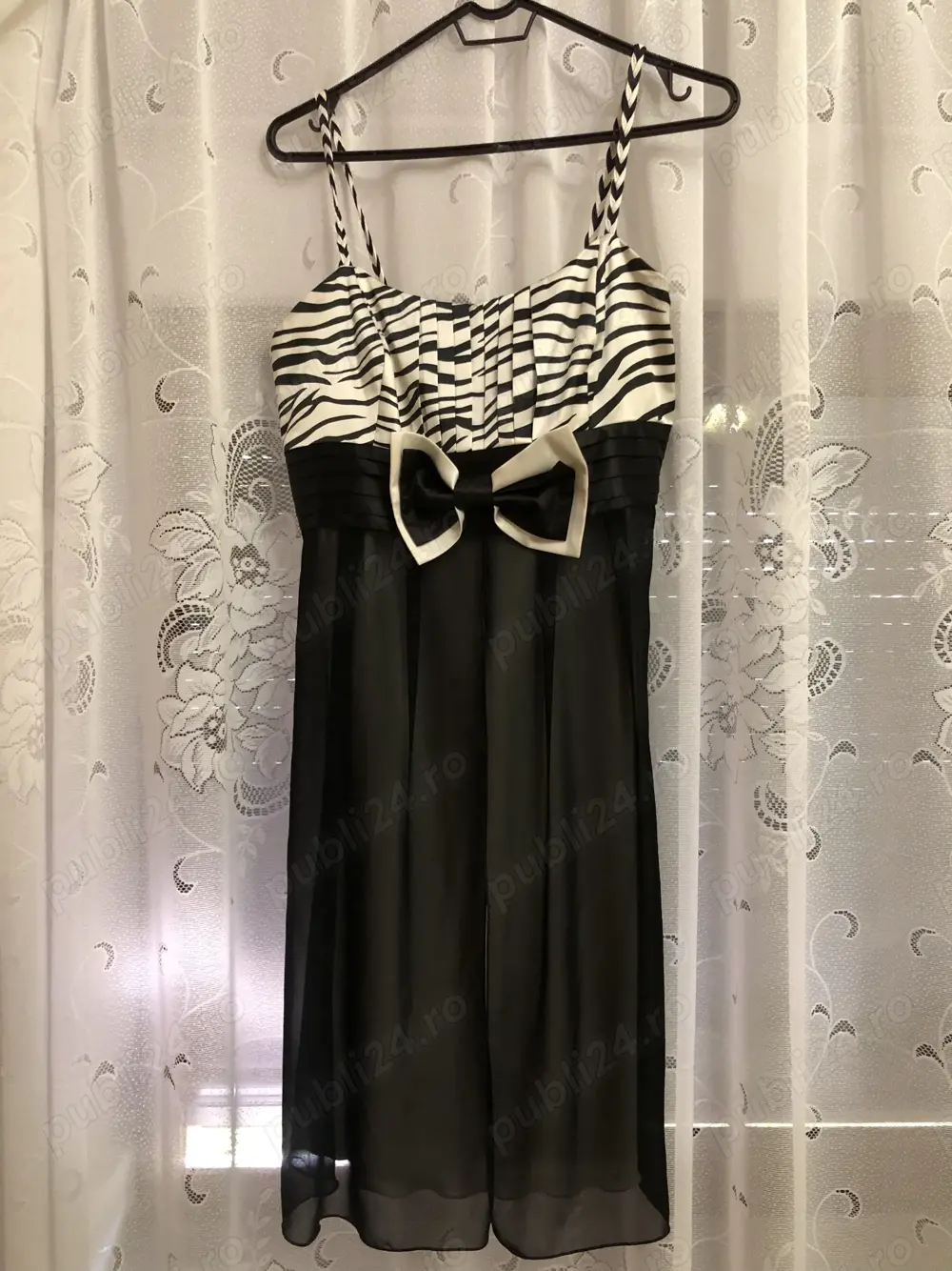 Rochie elegantă neagră