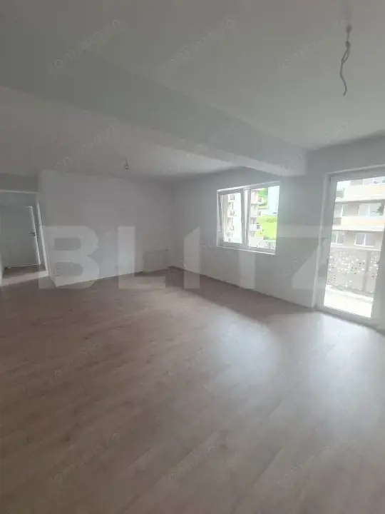 Apartament finisat, finisaje noi, semidecomandat, 3 camere