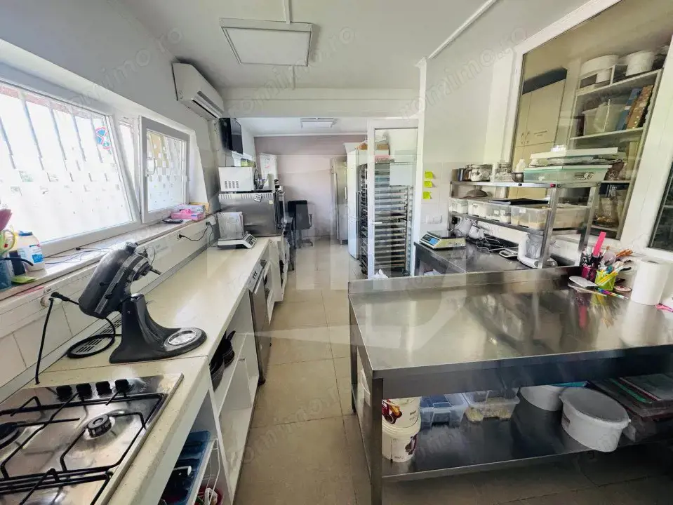 Spatiu comercial, 40mp, 2 incaperi zona Vivo