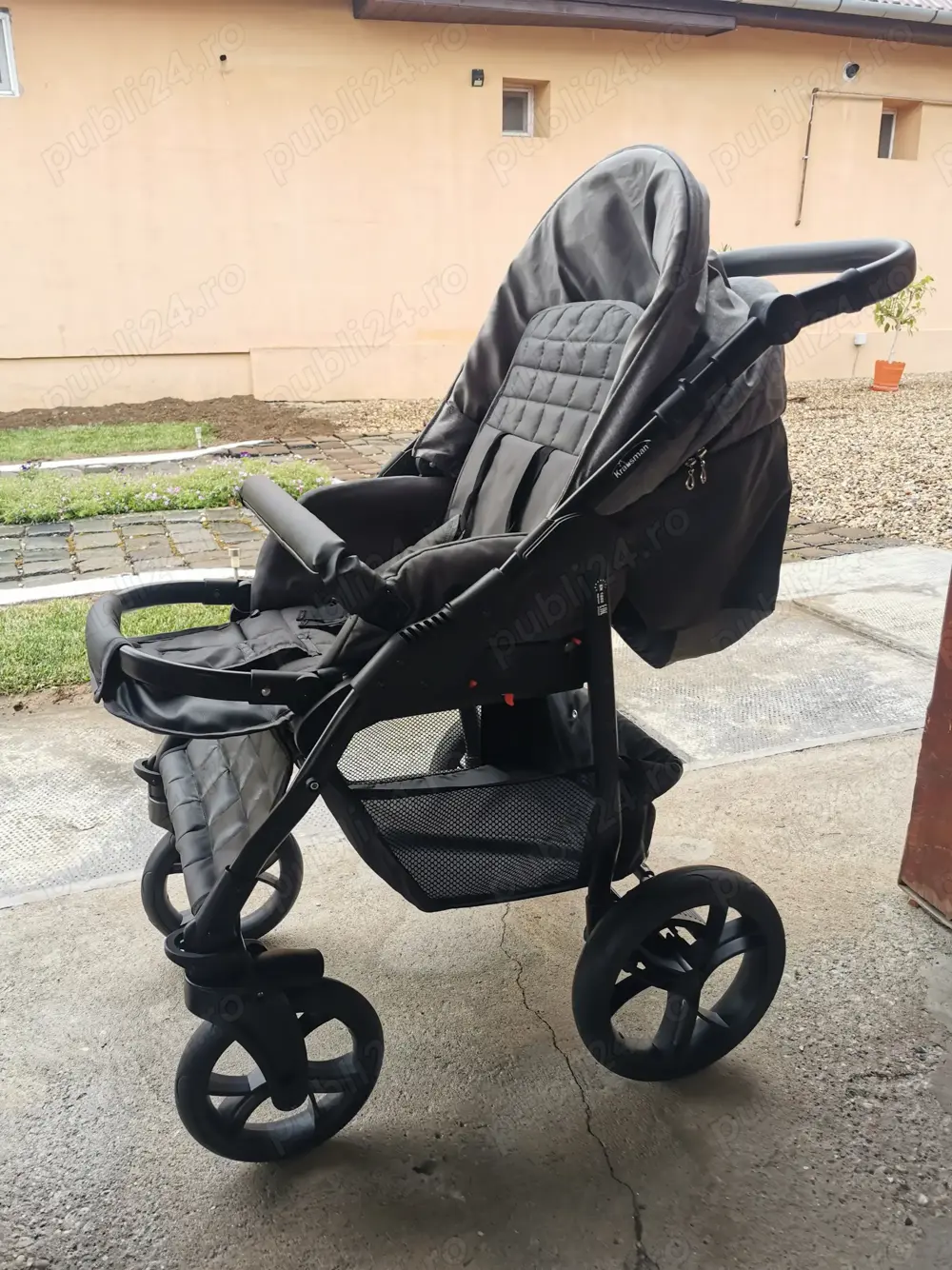 Vând cărucior 3 în 1 Krausman în stare foarte bună