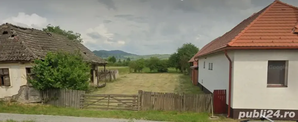 vand teren cu casa demolabila