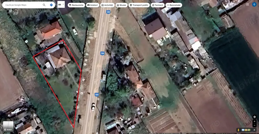 Teren intravilan de vanzare  pe care se afla o casa batraneasca 