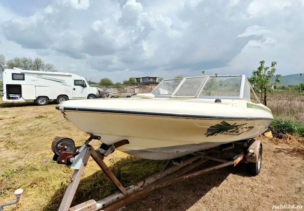 Barca de viteză Seahorse GFK, motor 140CP onboard 