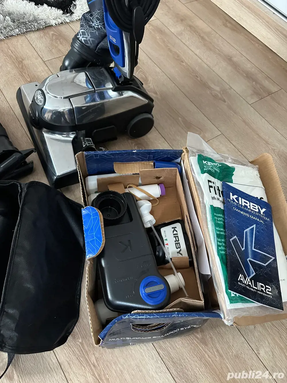 Aspirator profesional de curatenie 