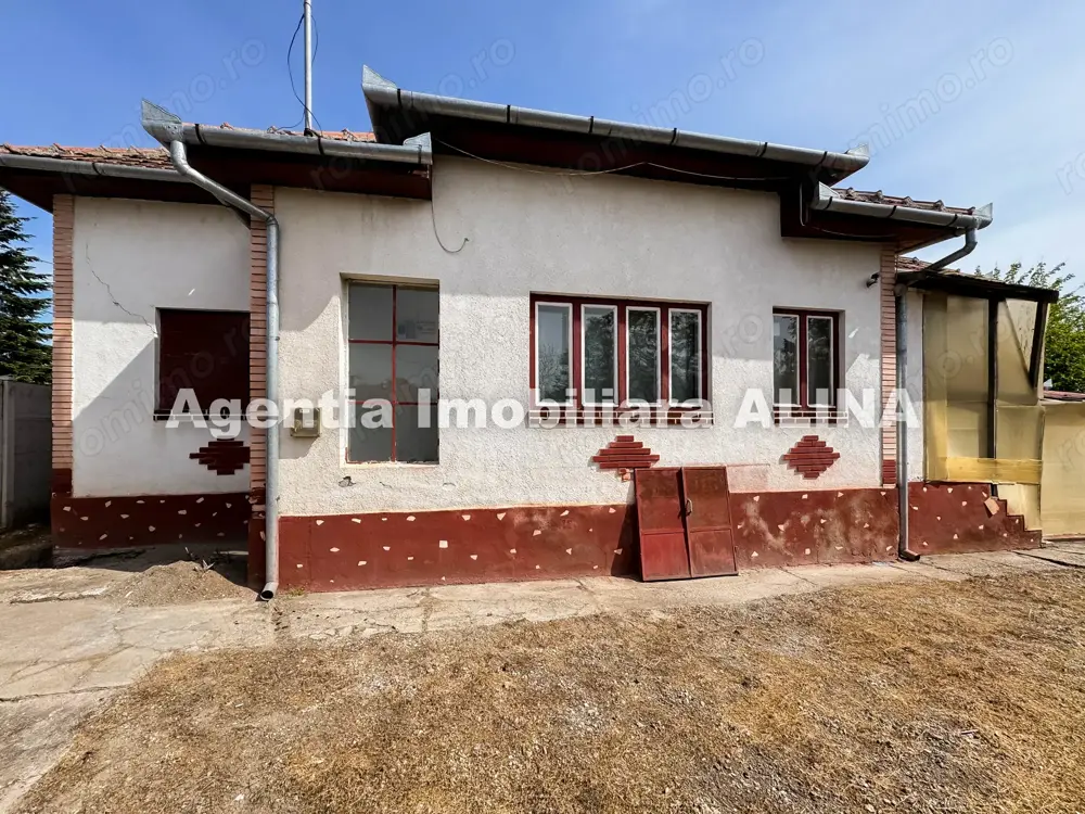 Casa 3 camere in Satul Cristur, zona centrala, Jud. Hunedoara, teren intravilan 744 mp...