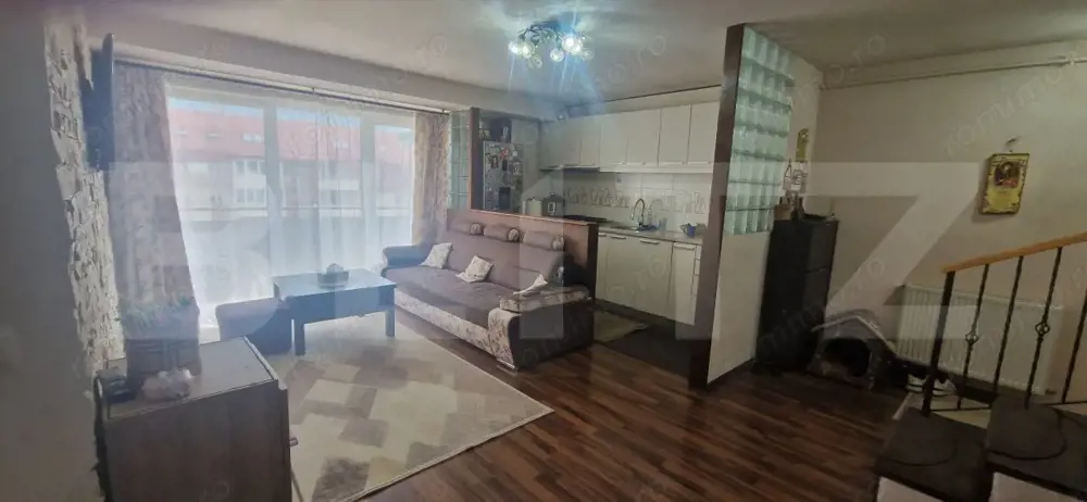 Apartament superb cu scara interioara Apartament superb cu scara interioara