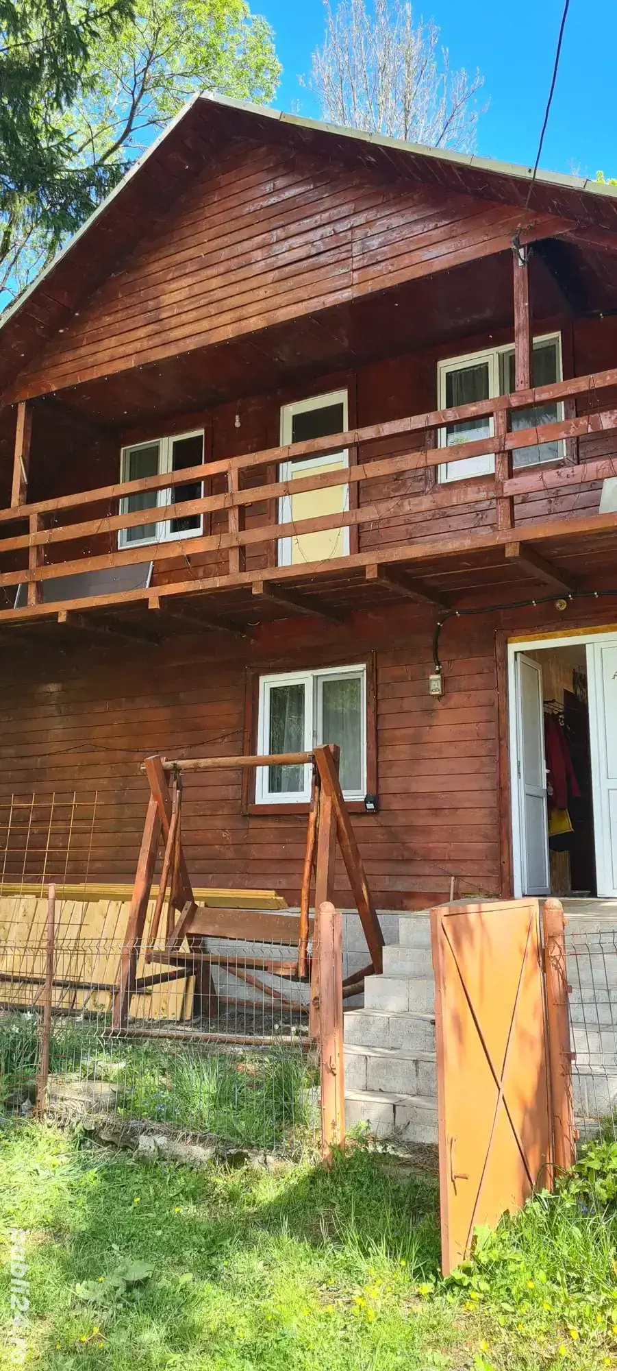 Cabană situata in Muntele Baisori 