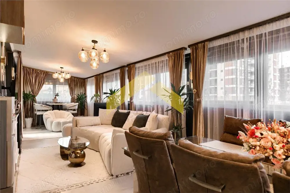 Apartament 3 camere LUX de vanzare Adora Park
