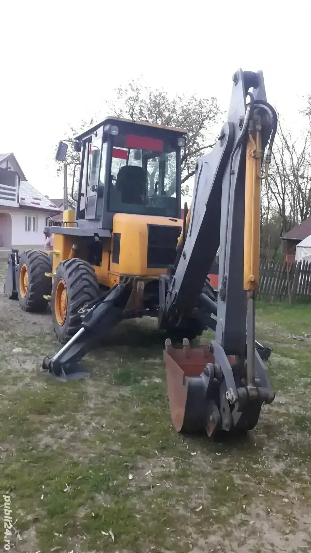 Buldoexcavator XCMG  de 9.3T