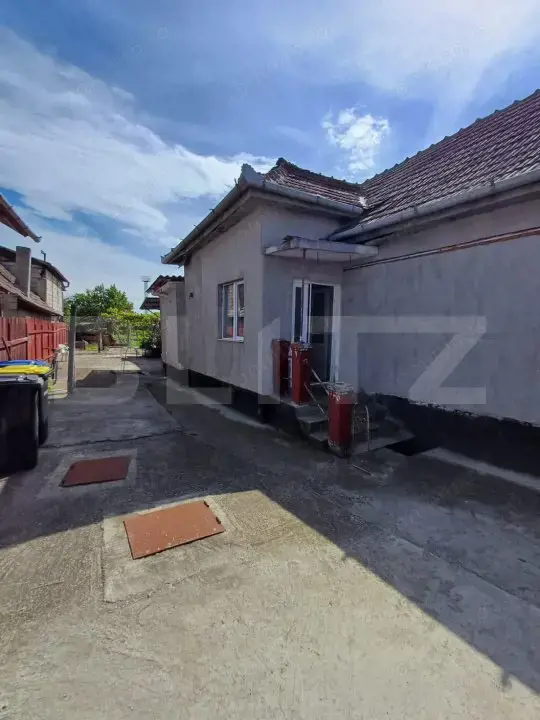 Casa individuala cu 4 camere, teren 857 mp, zona Materna