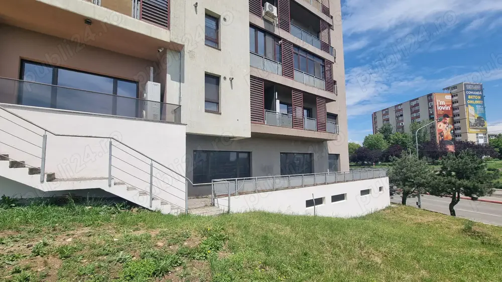 Vand spatiu pretabil birouri, servicii, situat in pitesti, craiove