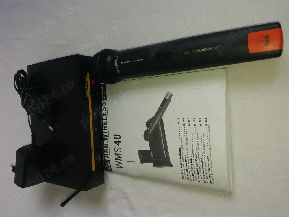 Vînd microfon profesional AKG wireless model WMS40.