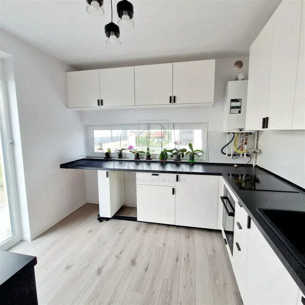 BUZIASULUI - 3 CAM - PENTHOUSE - LOC PARCARE - INCALZIRE IN PARDOSEALA - MOBILAT UTILAT-