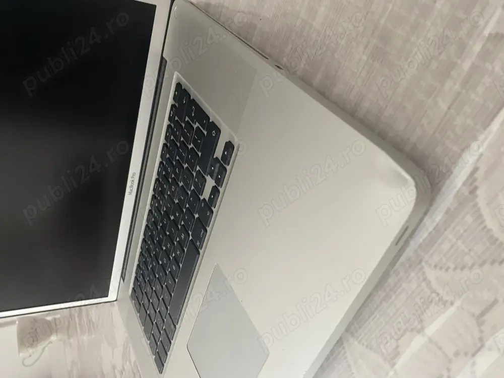 Laptop MacBook Pro 17  A-1297