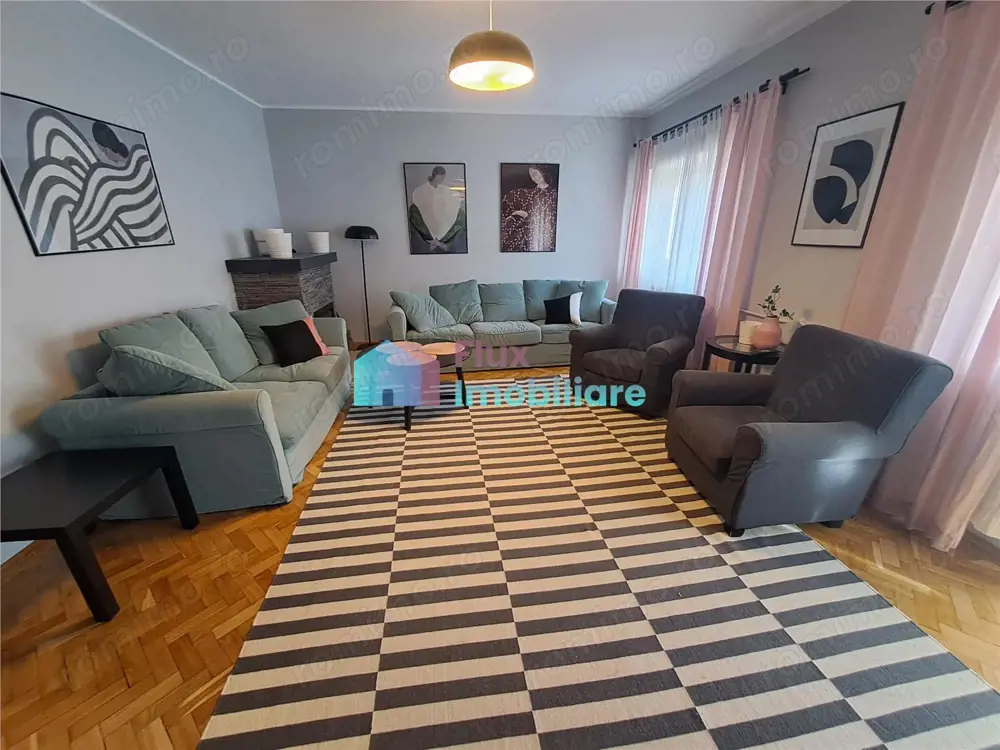 Apartament 4 camere in vila zona centrala