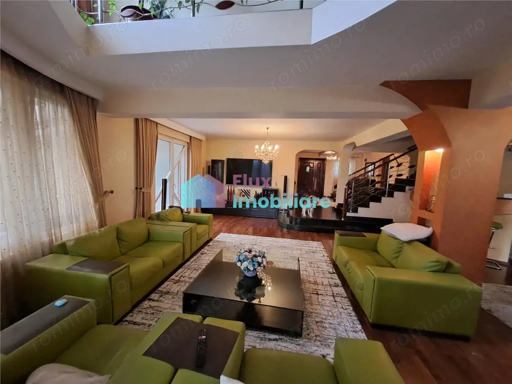 Vila cu 20 ari teren in Scheia