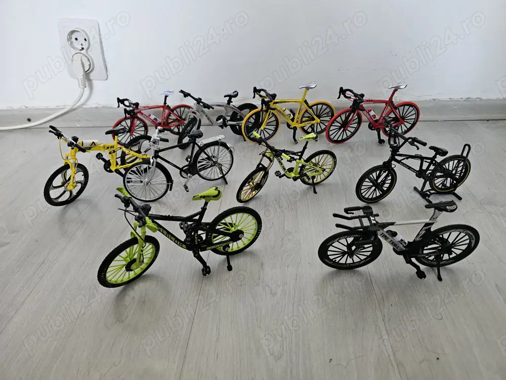 Macheta metalica bicicleta 18 cm lungime