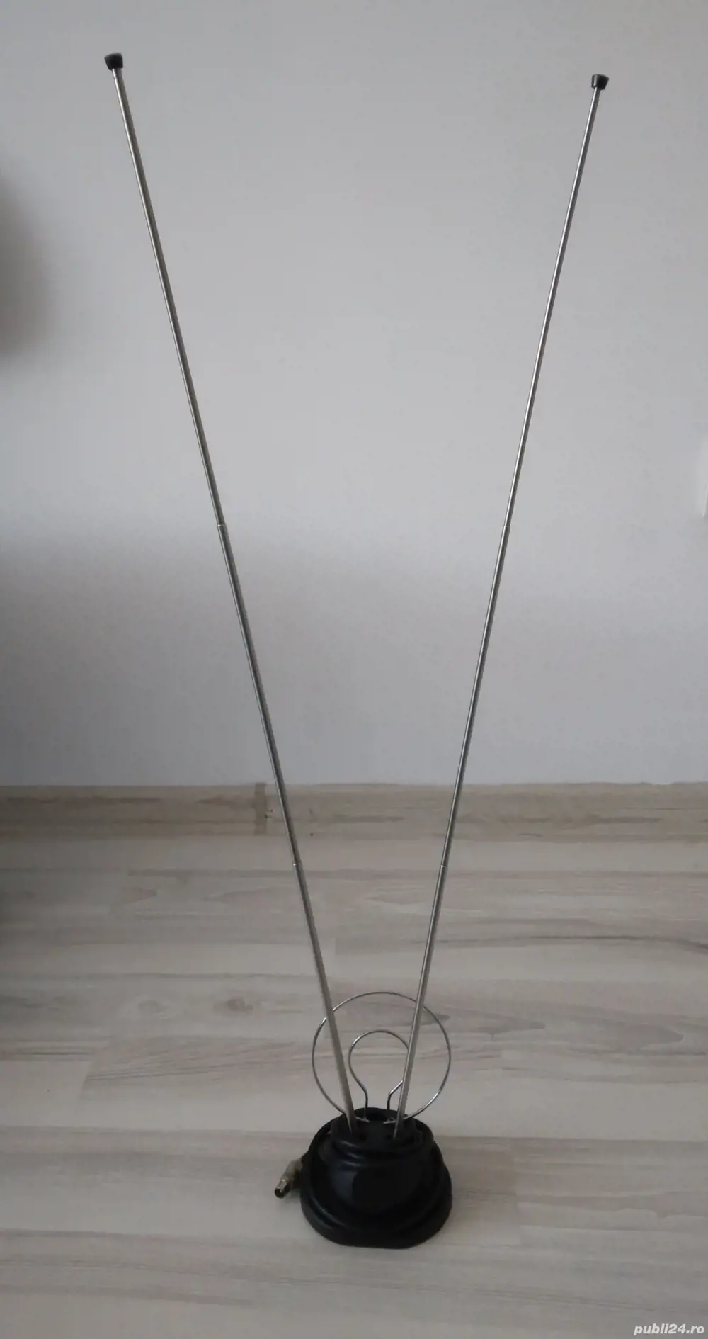 A N  T E N Ă telescopică cu 2 brațe,nouă