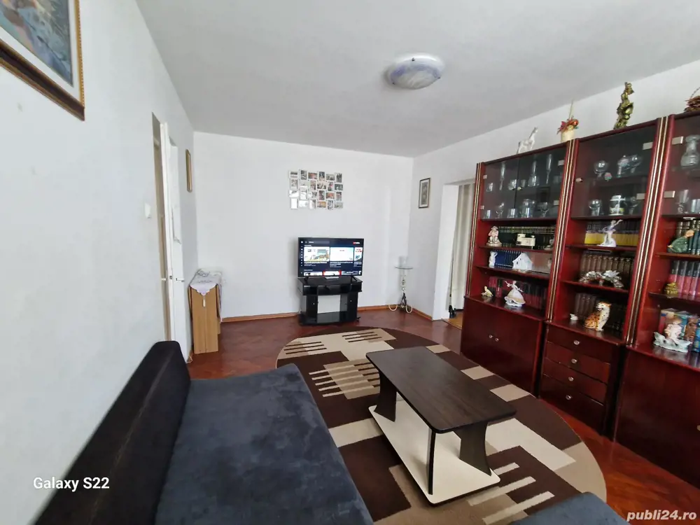 Vând apartament 3 camera zona SC - uri Vând apartament 3 camera zona SC - uri